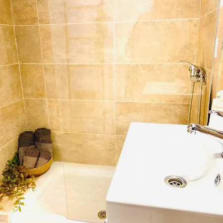 Bernegal Moneyba, Hot Tub, Piscina Y Jardin Apartment