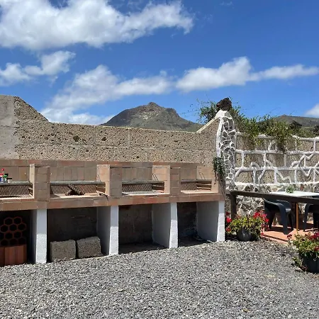 Bernegal Moneyba, Hot Tub, Piscina Y Jardin Apartment